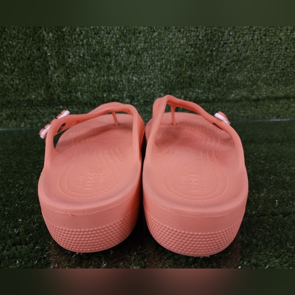 Crocs Peach Flip Flops - Picture 5 of 7
